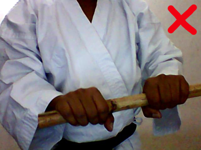 Staff Fencing Close Grip Reversed Bad